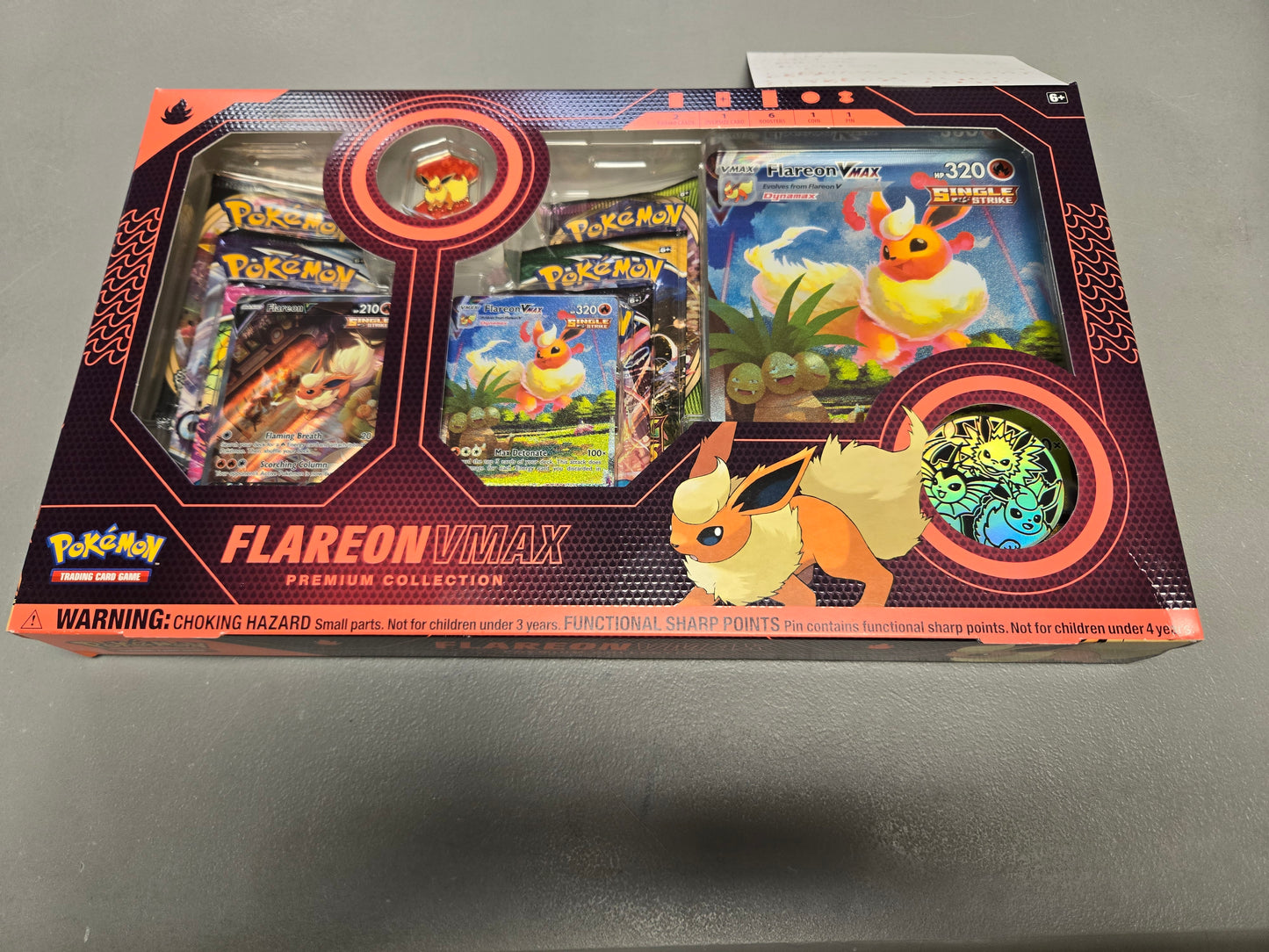 FLAREON VMAX PREMIUM COLLECTION